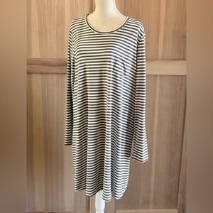 NWT Love, Fire Loungewear Nightgown. Striped Long Sleeve Women’s Sz-XL Gray